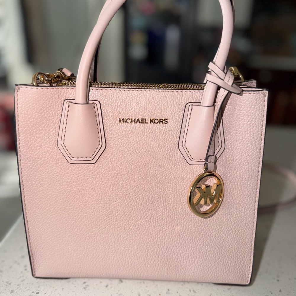 BRAND NEW NEVER USED Michael Kors Pink Leather Tote Bag